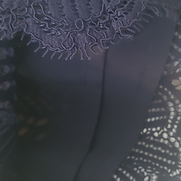 Trina Turk St. Lucia Laced Scalloped Dress Shorts in Navy Blue Size 4 - Picture 10 of 14